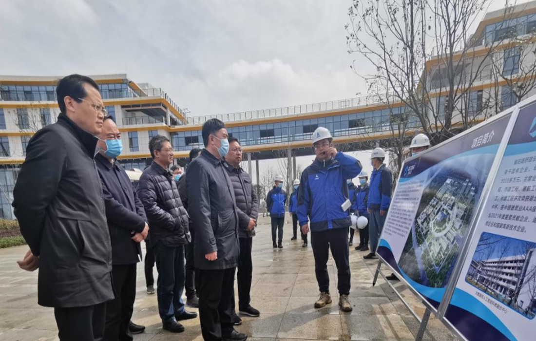 项目(以下简称:武汉理工大襄阳示范区)开展调研,汉江国投副总经理熊峰