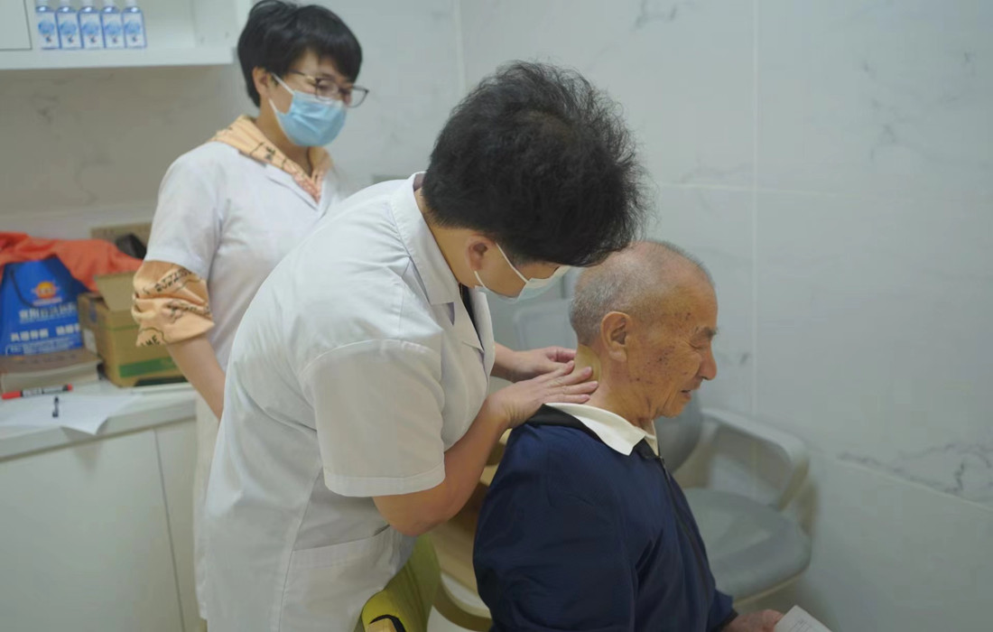 恒泰健康联合襄阳市第一人民医院开展“医疗公益献爱心”系列活动-党群纪检- 汉江国投